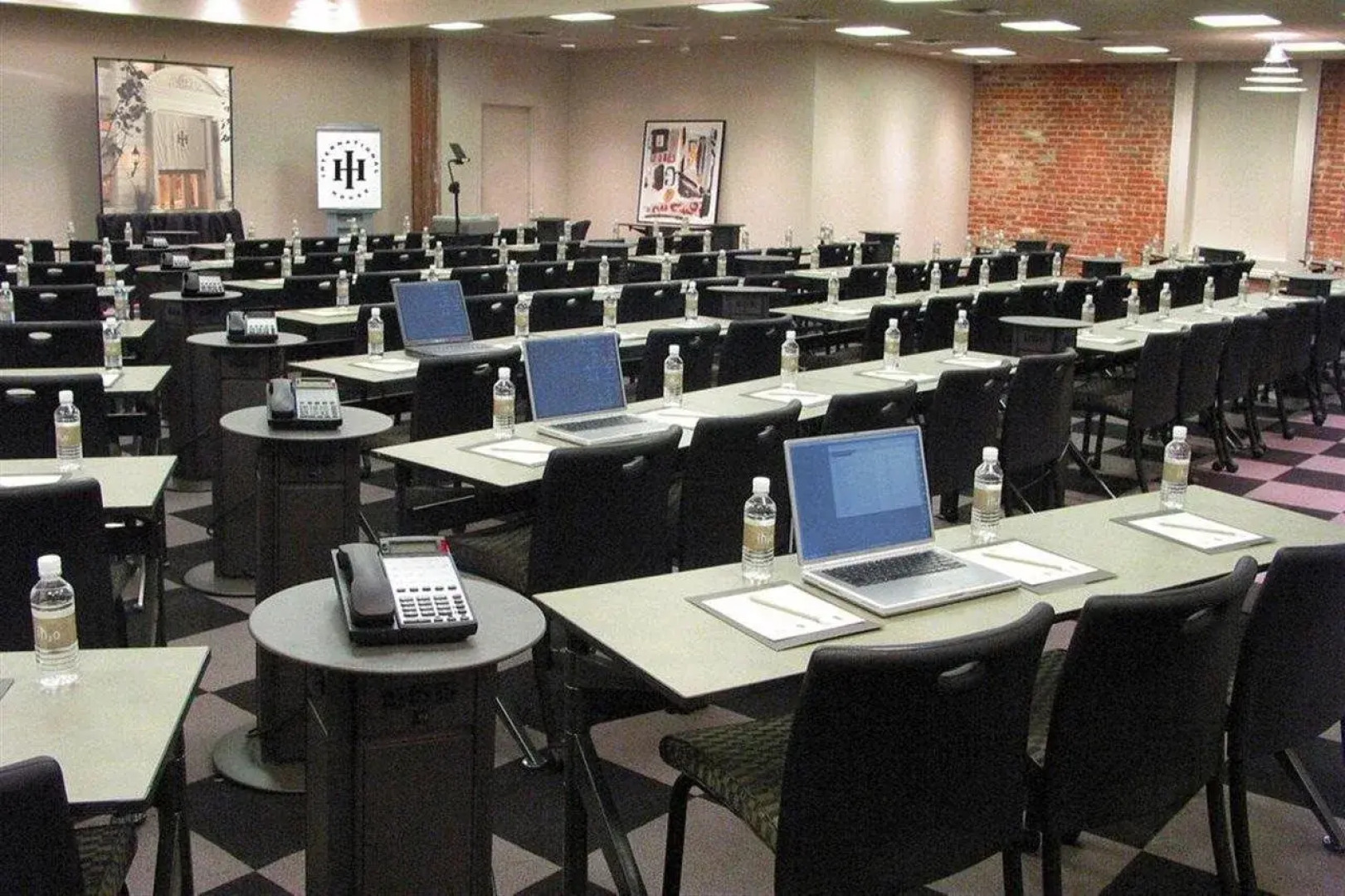 International House Hotel