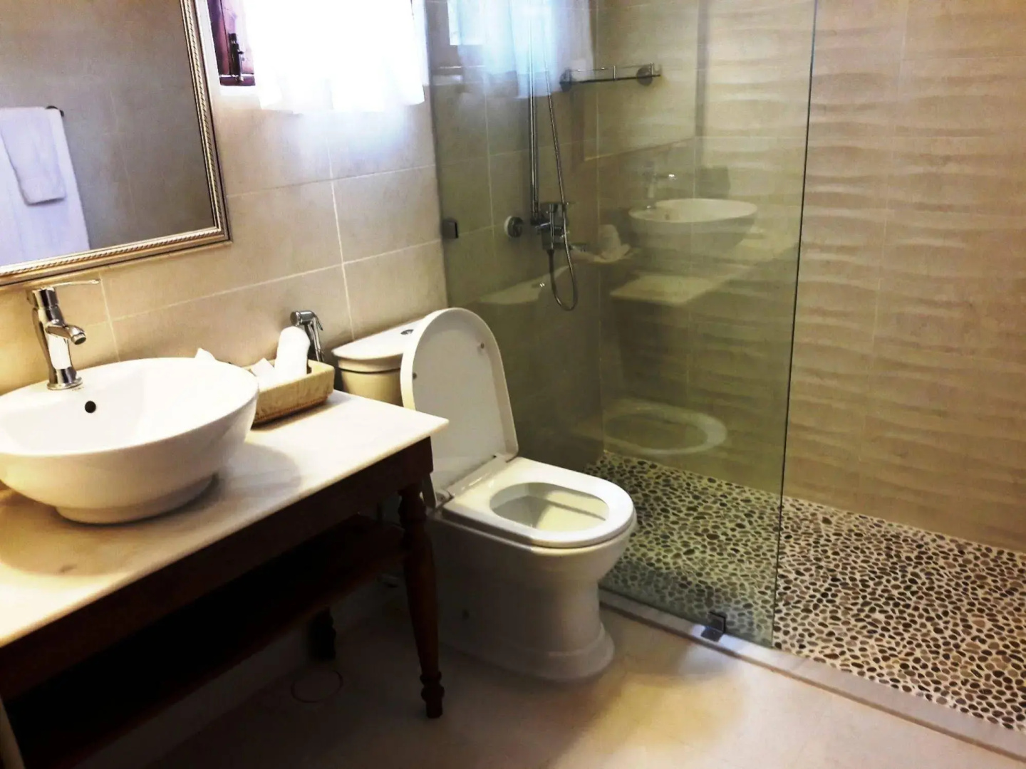 Best Western Jangwani Sea Breeze Hotel
