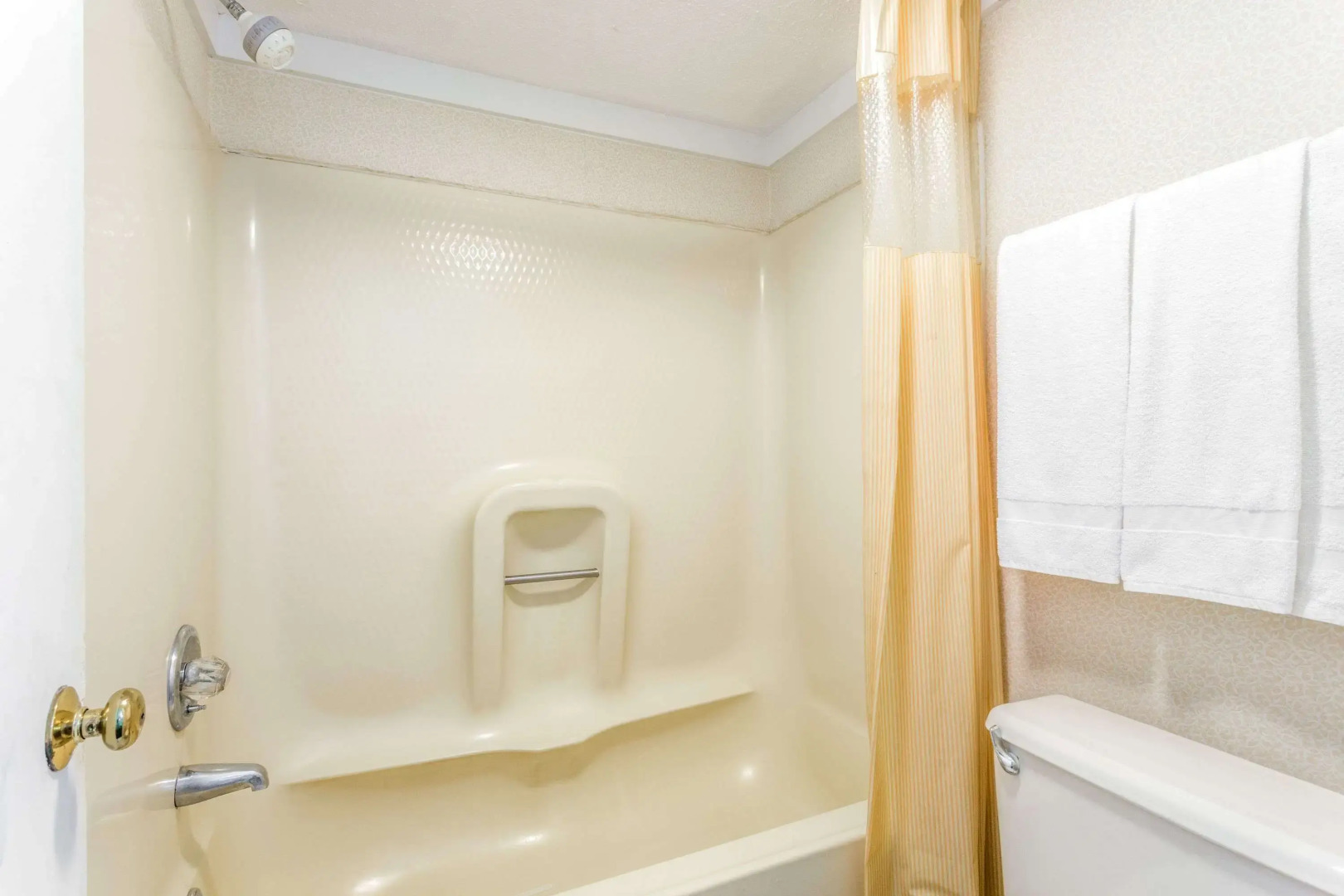 Days Inn by Wyndham Cornelia