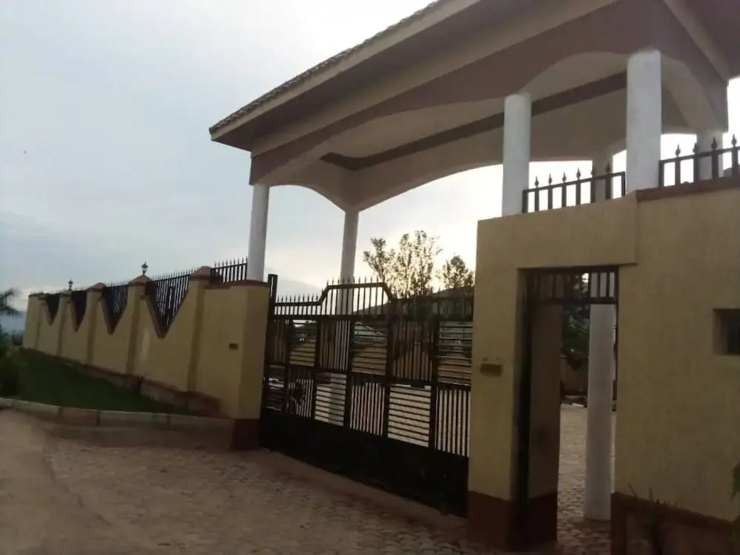 Golden View Hotel Ibanda