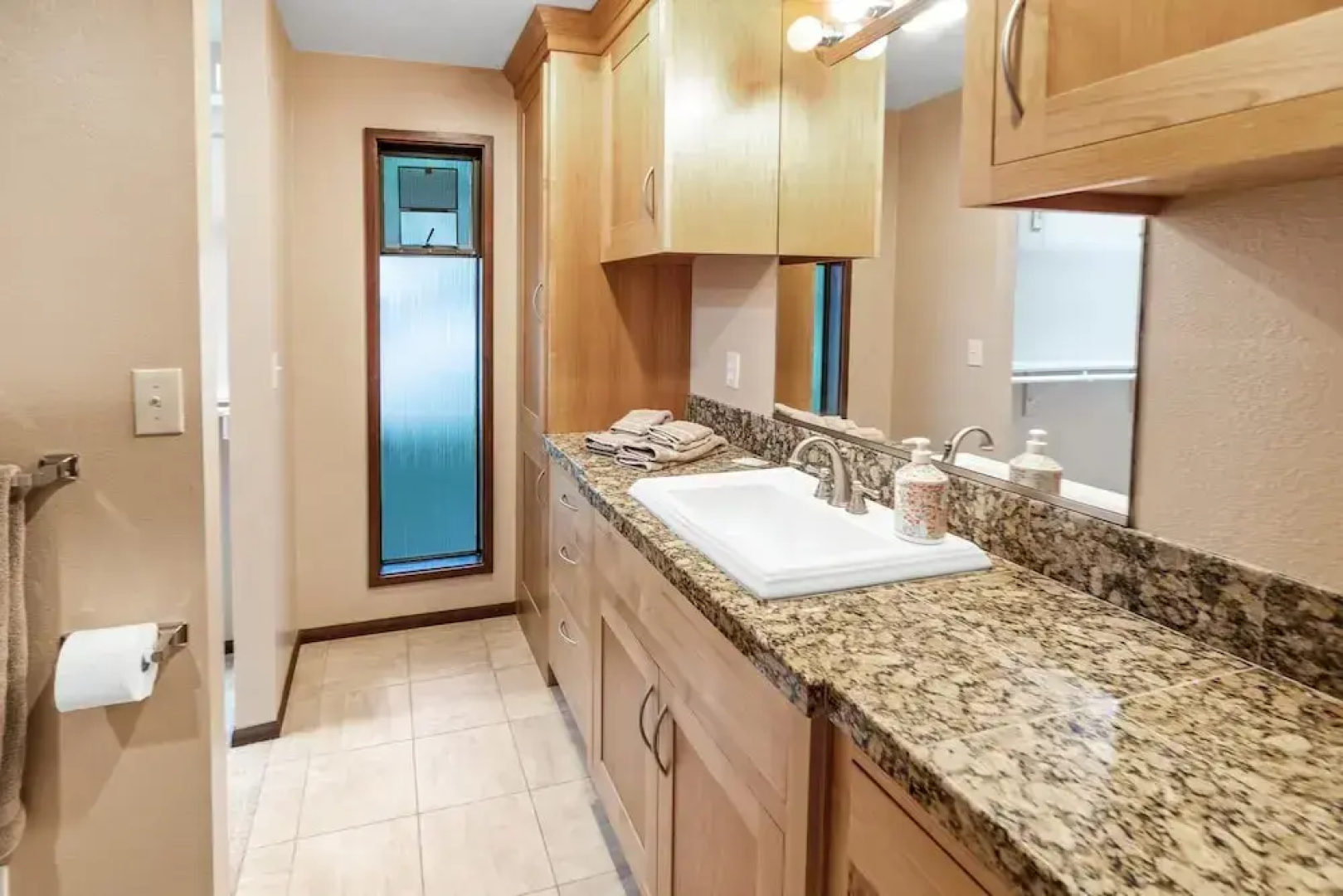 PNW MCM 155ft Private Waterfront Gem on Raft Island w/Hot Tub 3 Bedroom Home by RedAwning