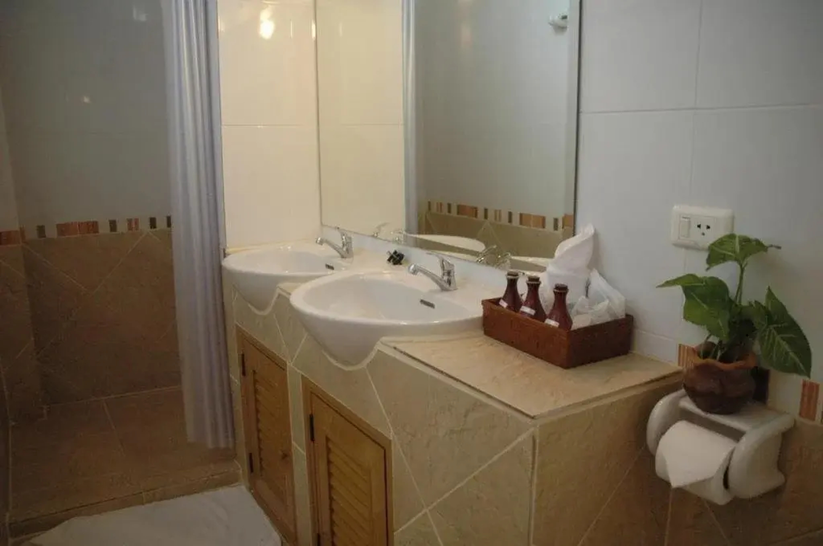 Golden Elephant Resort