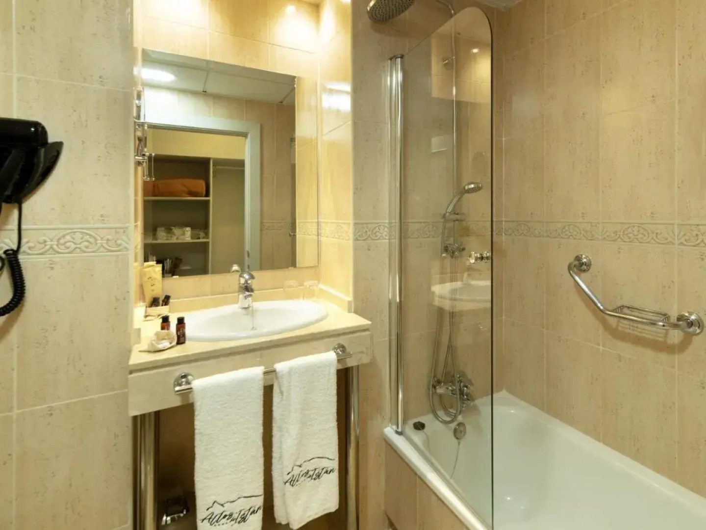 Altos De Istan Hotel