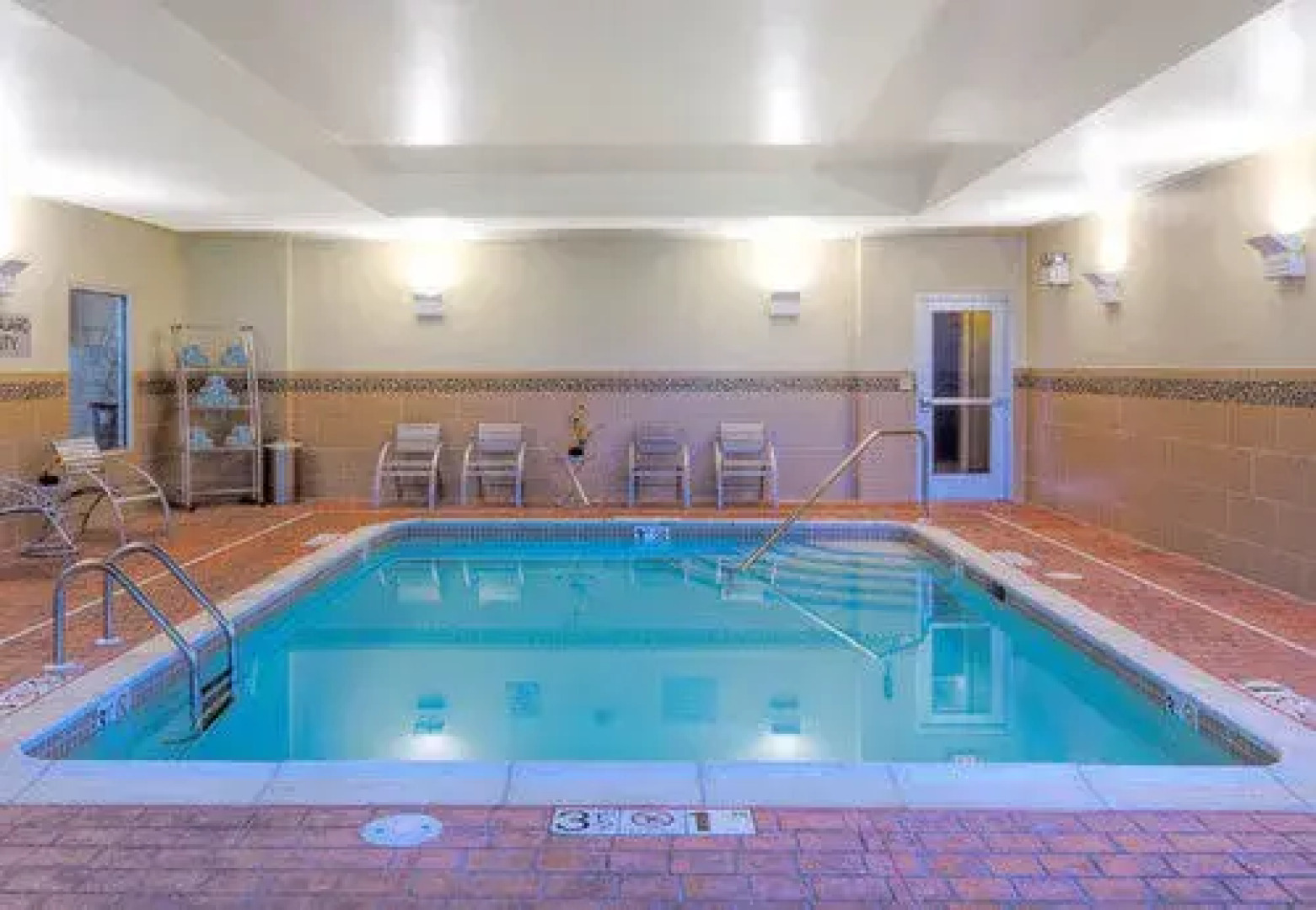 Courtyard Keene Downtown