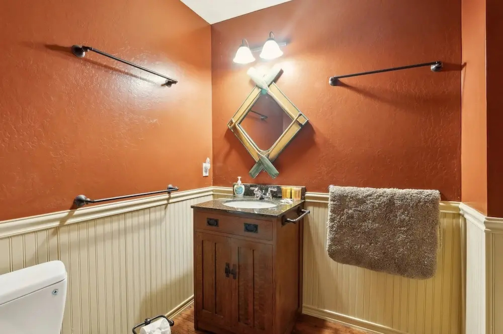 Dos Pinos - Spacious Lakefront Cabin w/ Game Room by Yosemite Region Resorts