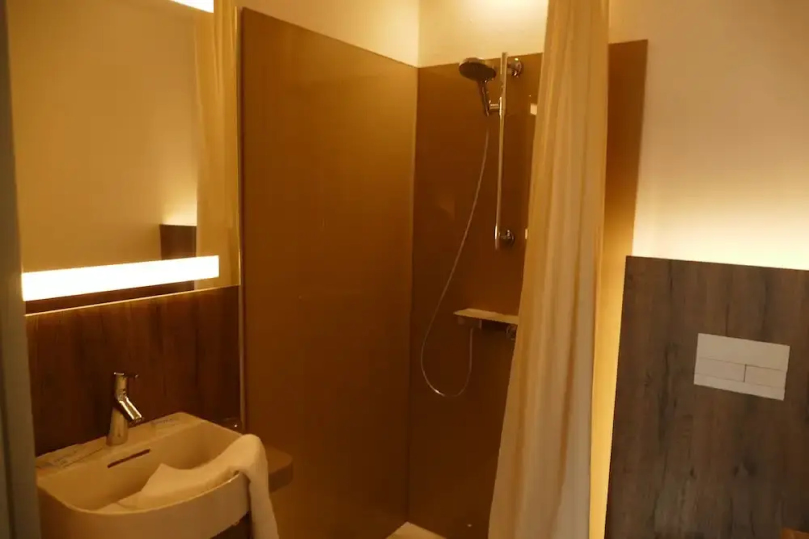 Meyn's Apartments & Hotel