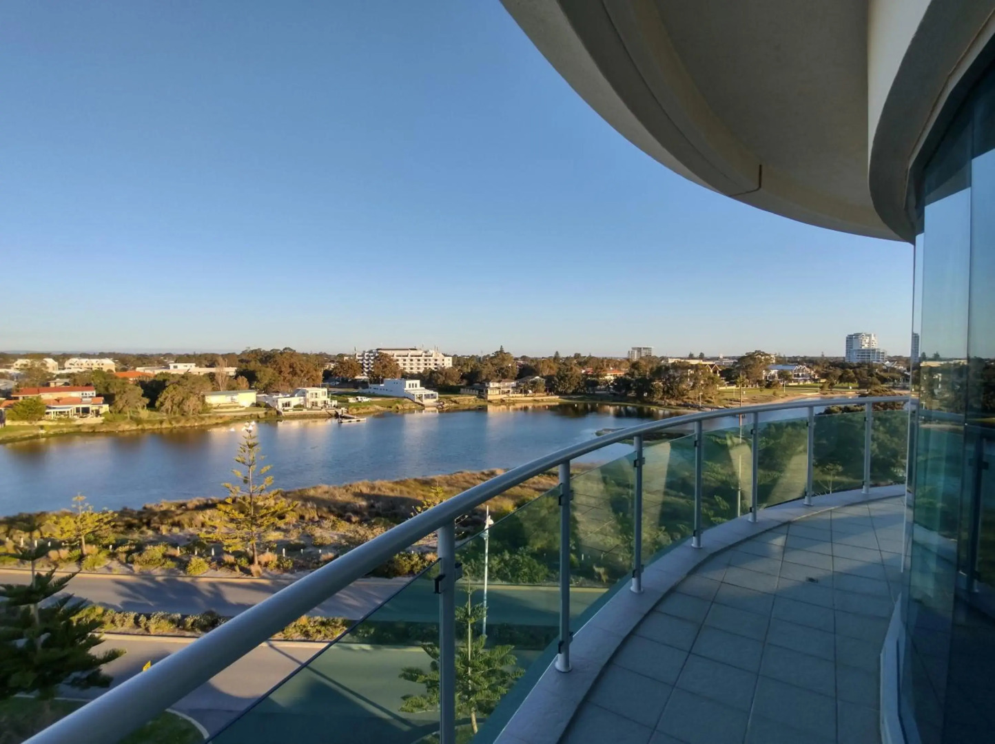 A 406 FANTASTIC OCEAN BEACH and MARINA VIEW APT - MANDURAH