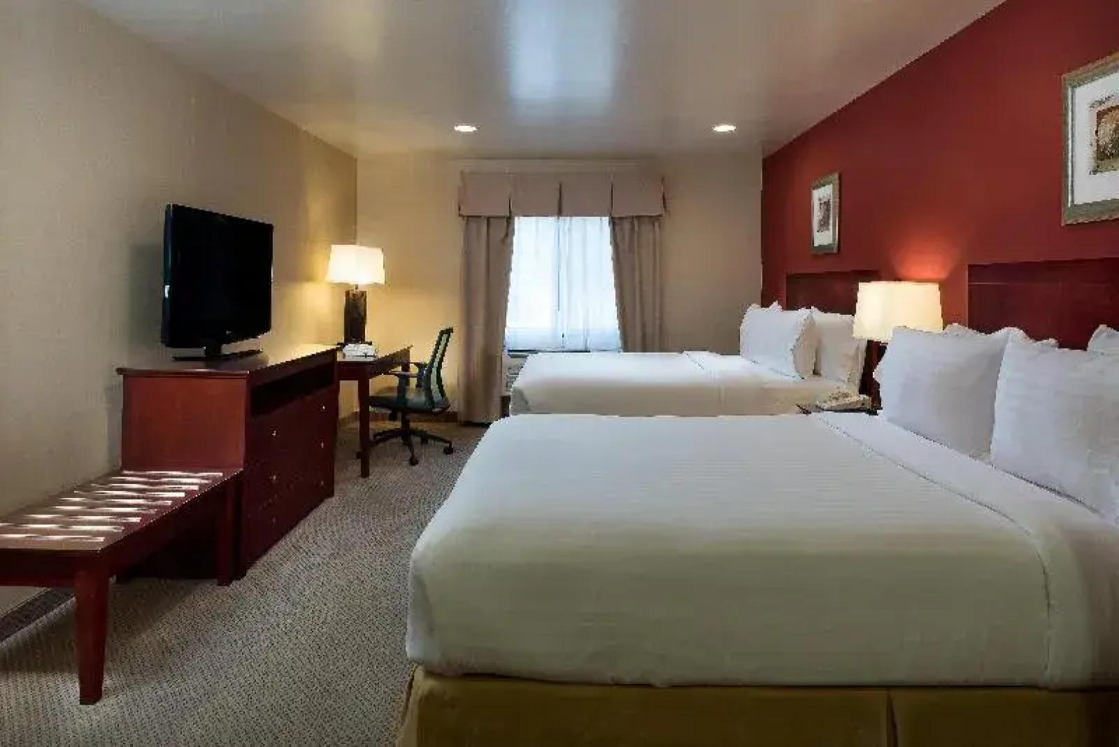 Holiday Inn Express & Suites Los Angeles Airport Hawthorne