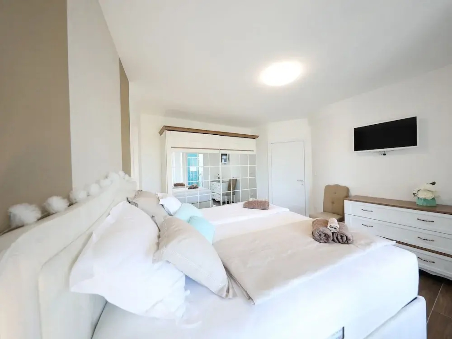 Modern and Luxurius Apartment With Swimingpool, Nice sea View Terrace