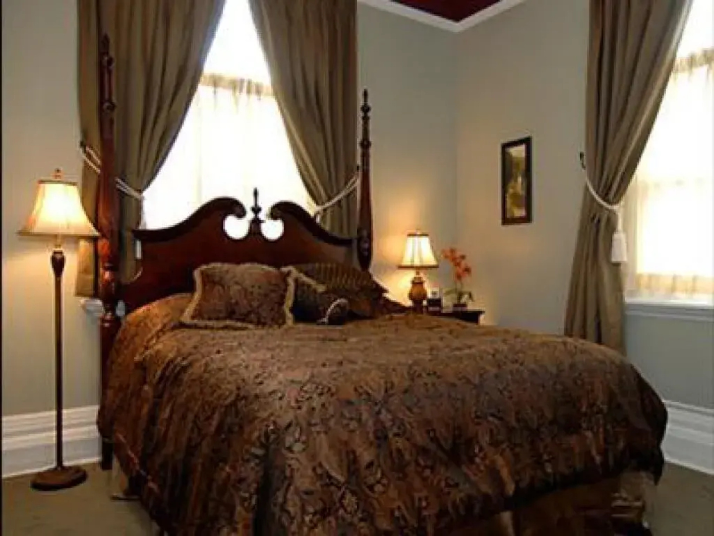 Clocktower Inn