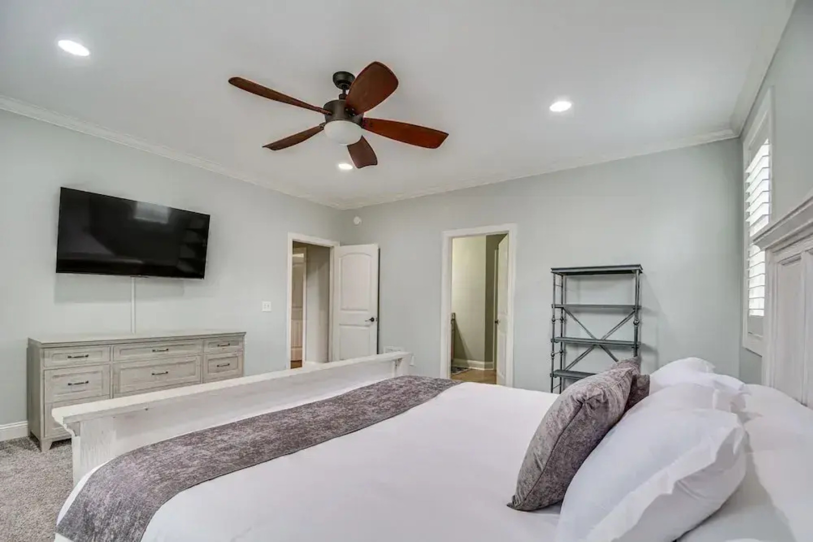 Spacious Home w/ Fireplace - Near Pinehurst Golf!