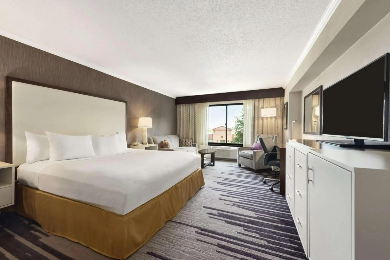 DoubleTree by Hilton Milwaukee - Brookfield