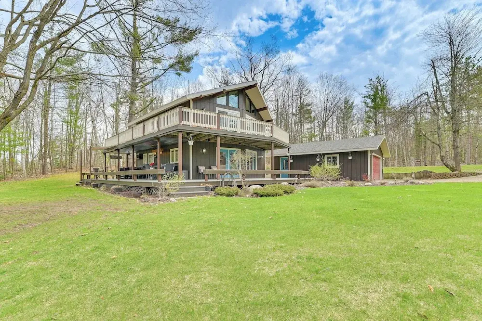 Private Hot Tub & Deck: Gaylord Family Home!