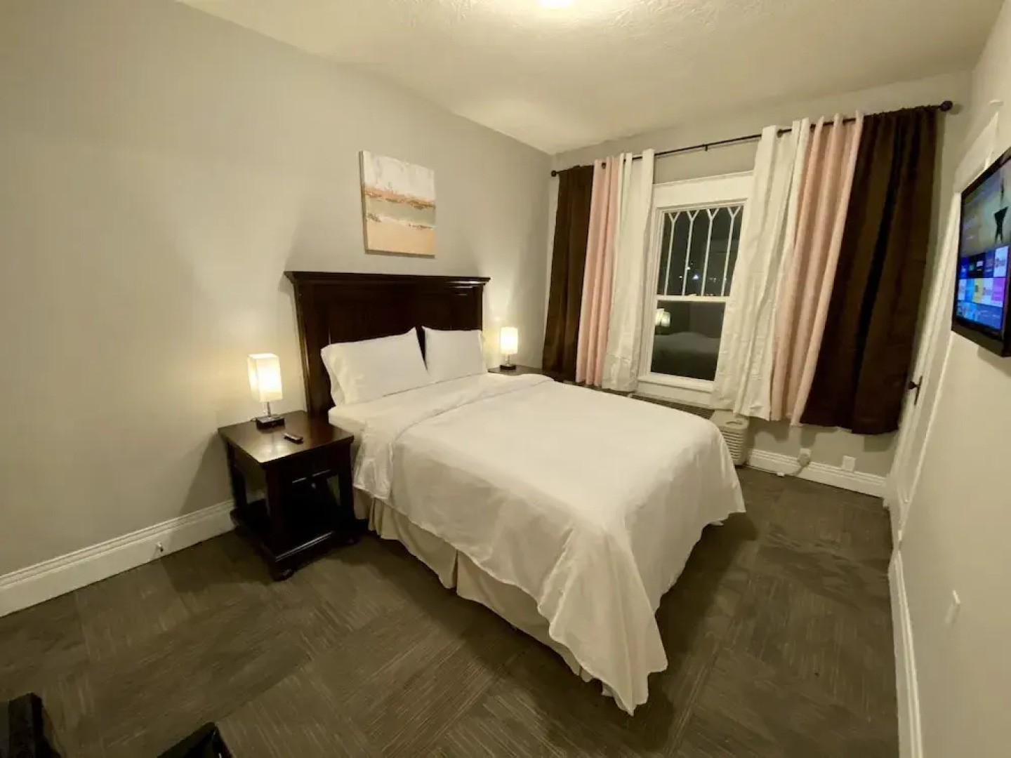 Twin Lakes Creamery, Grill & Inn