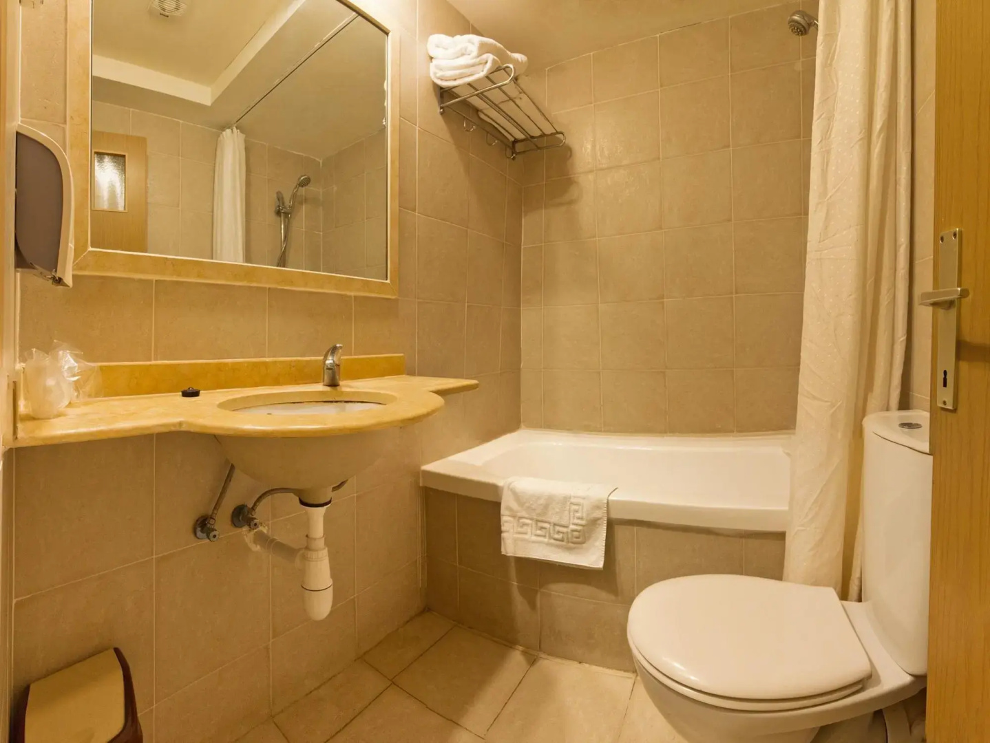 Shoresh Green Hills Family Suites Hotel