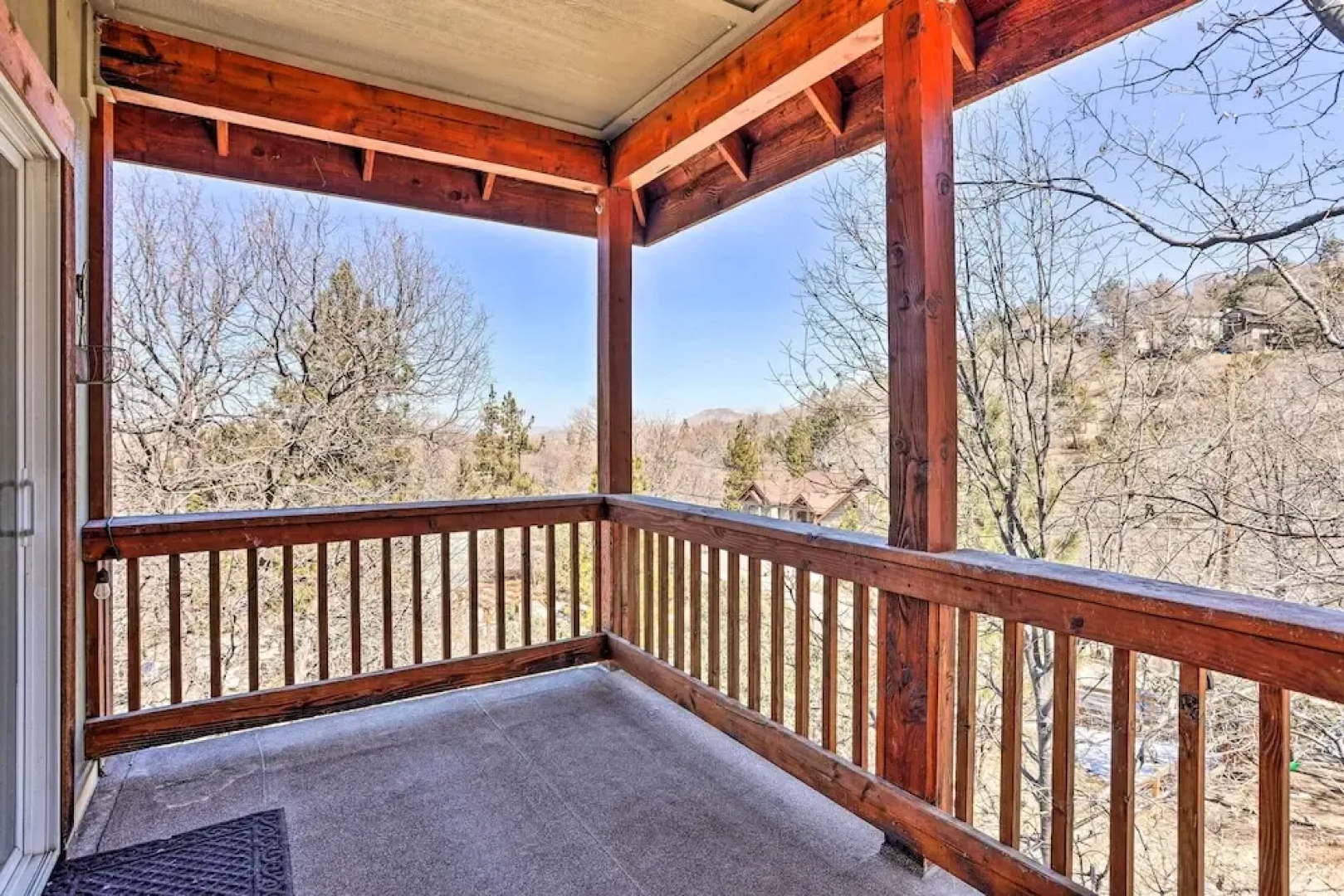 Lovely Lake Arrowhead Home w/ Private Hot Tub