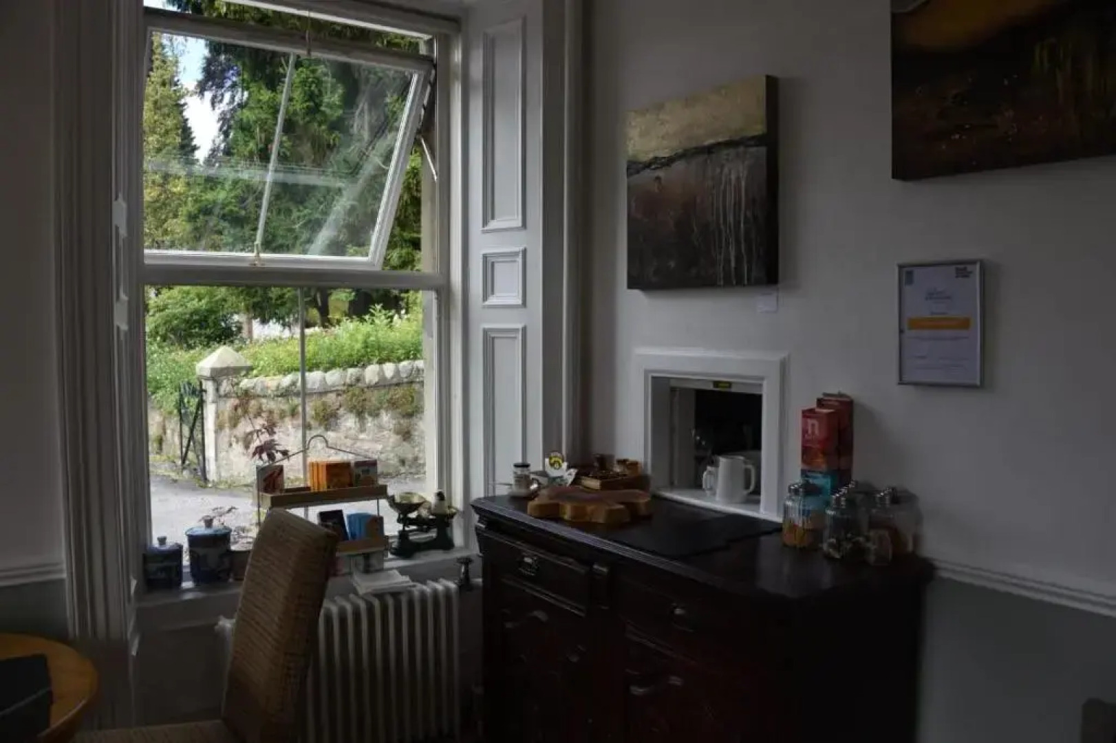 Tigh Na Cloich Hotel