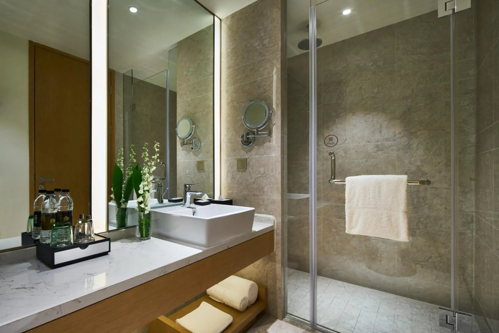 The QUBE Hotel Shanghai Sanjiagang