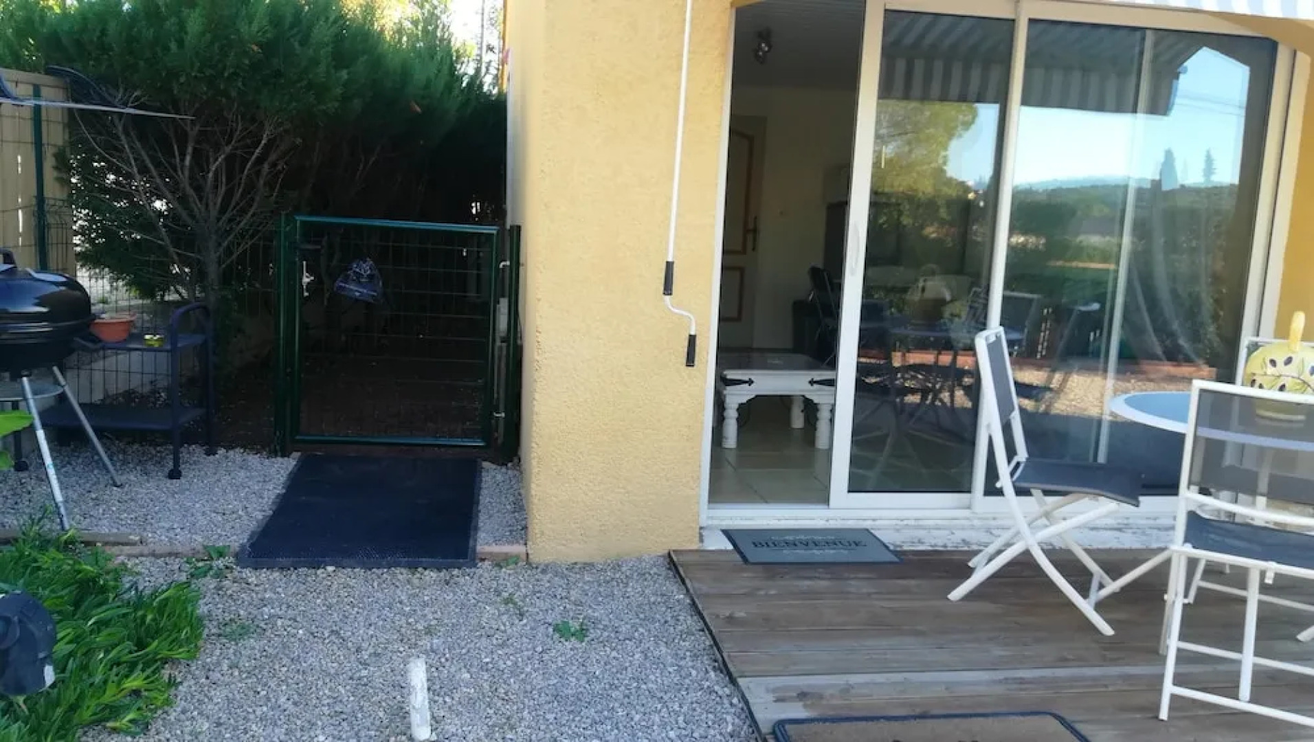 Apartment With one Bedroom in Vidauban, With Wonderful Mountain View, Private Pool, Enclosed Garden - 34 km From the Beach