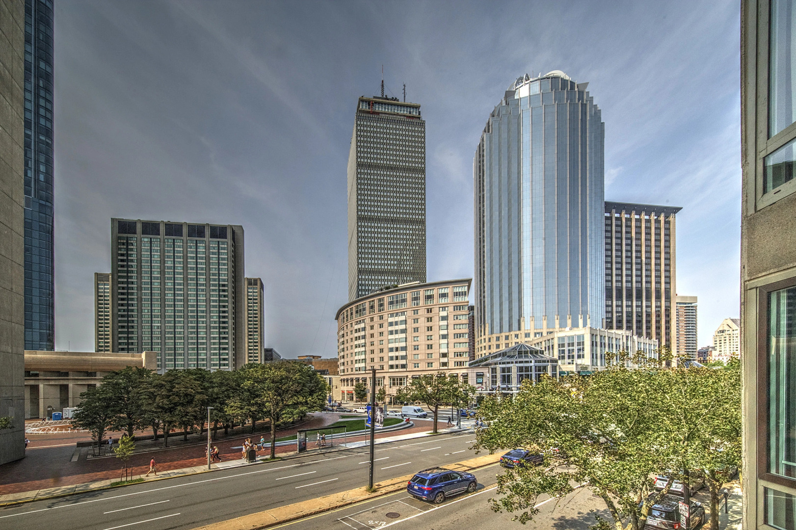 Outstanding Upgraded Luxury Apt!