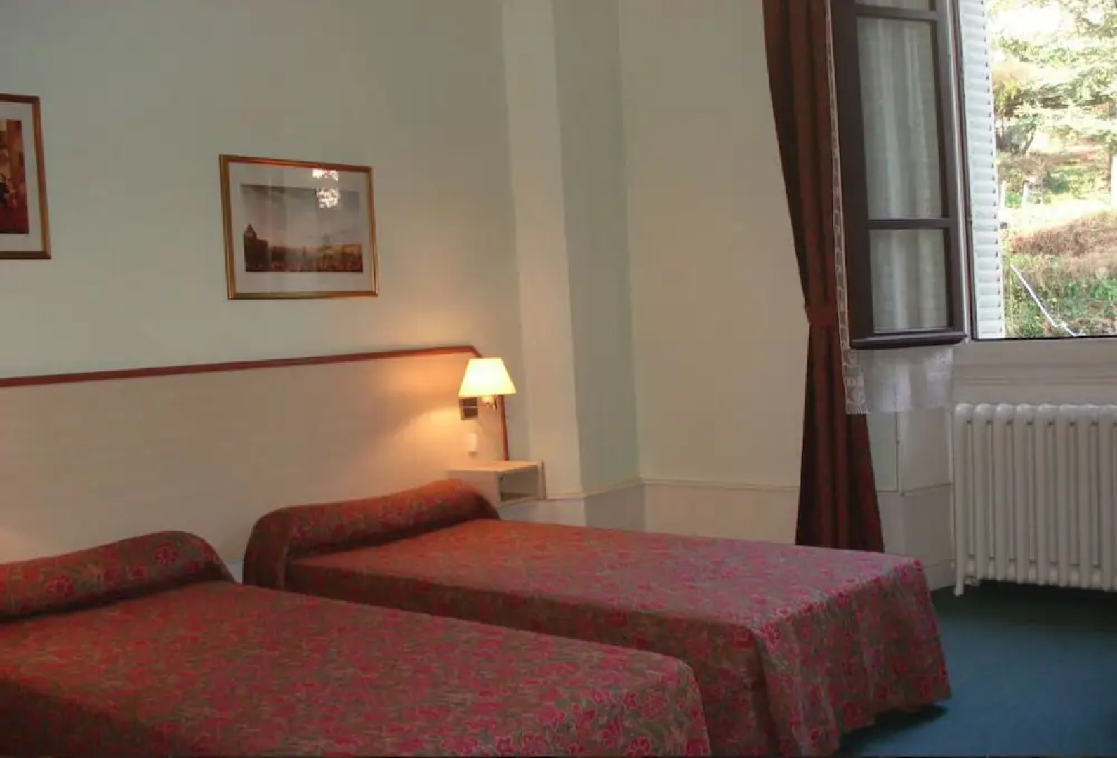 Logis Palais Des Fleurs Restaurant Les Capucines