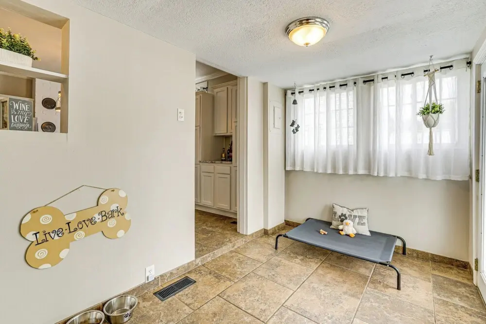 Home w/ Fenced Backyard, 6 Mi to Dtwn Louisville!