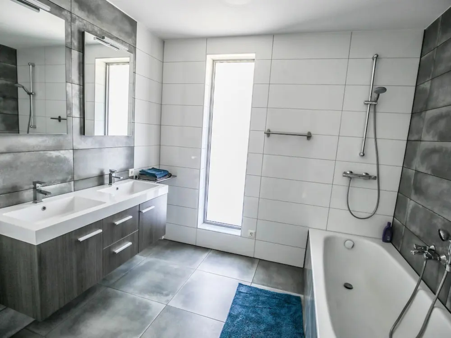 Magnificent waterfront design villa, located near Harderbos