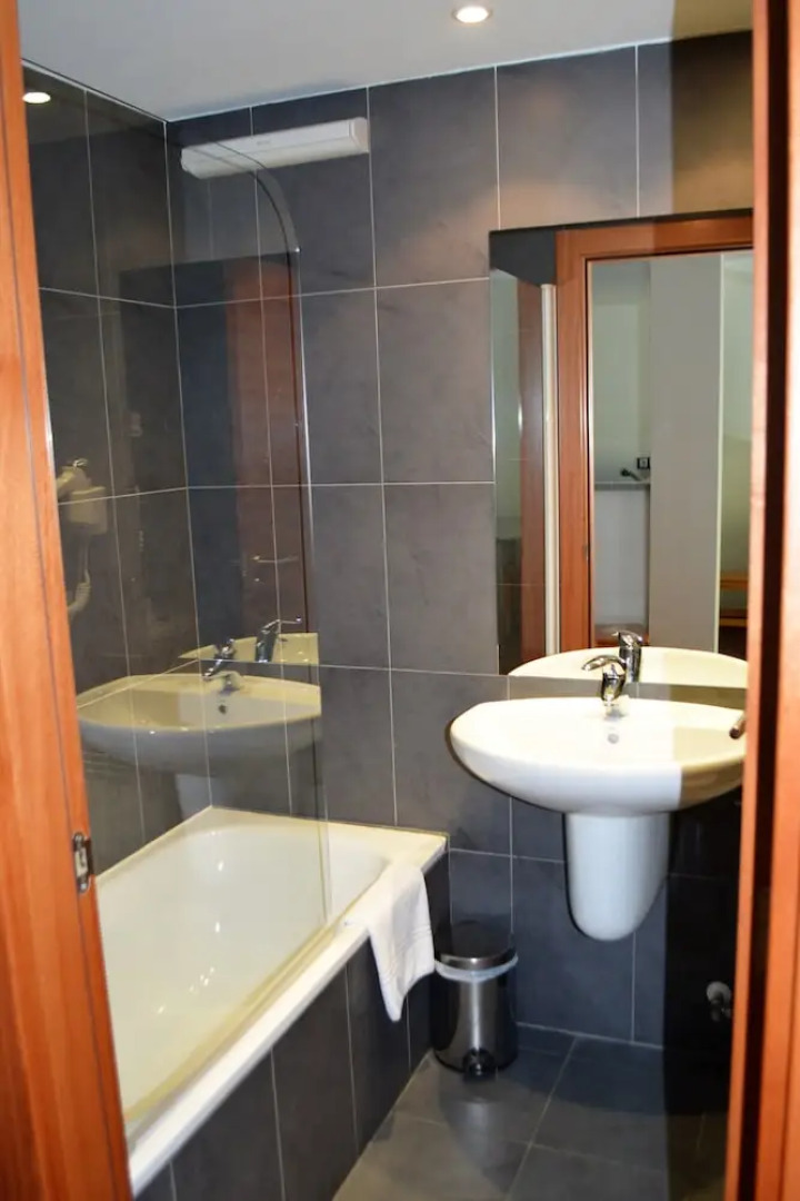 Peretol Apartments 1950M