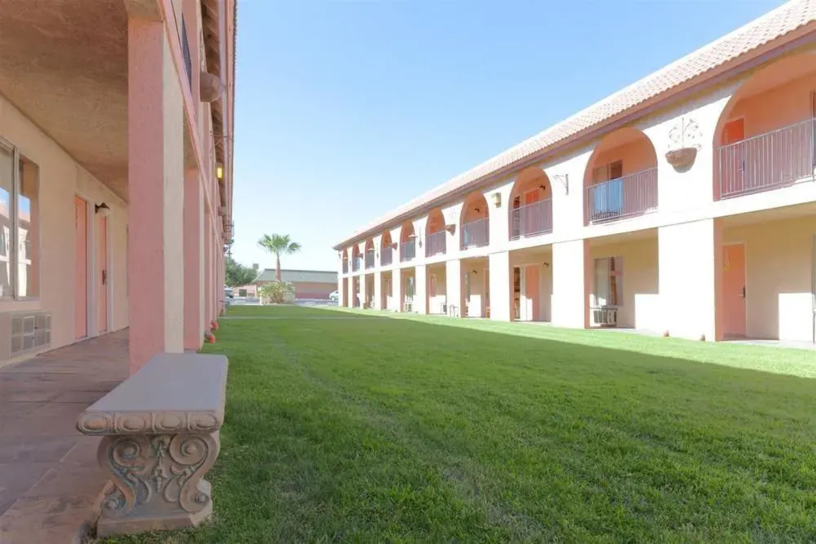 Super 8 Buttonwillow