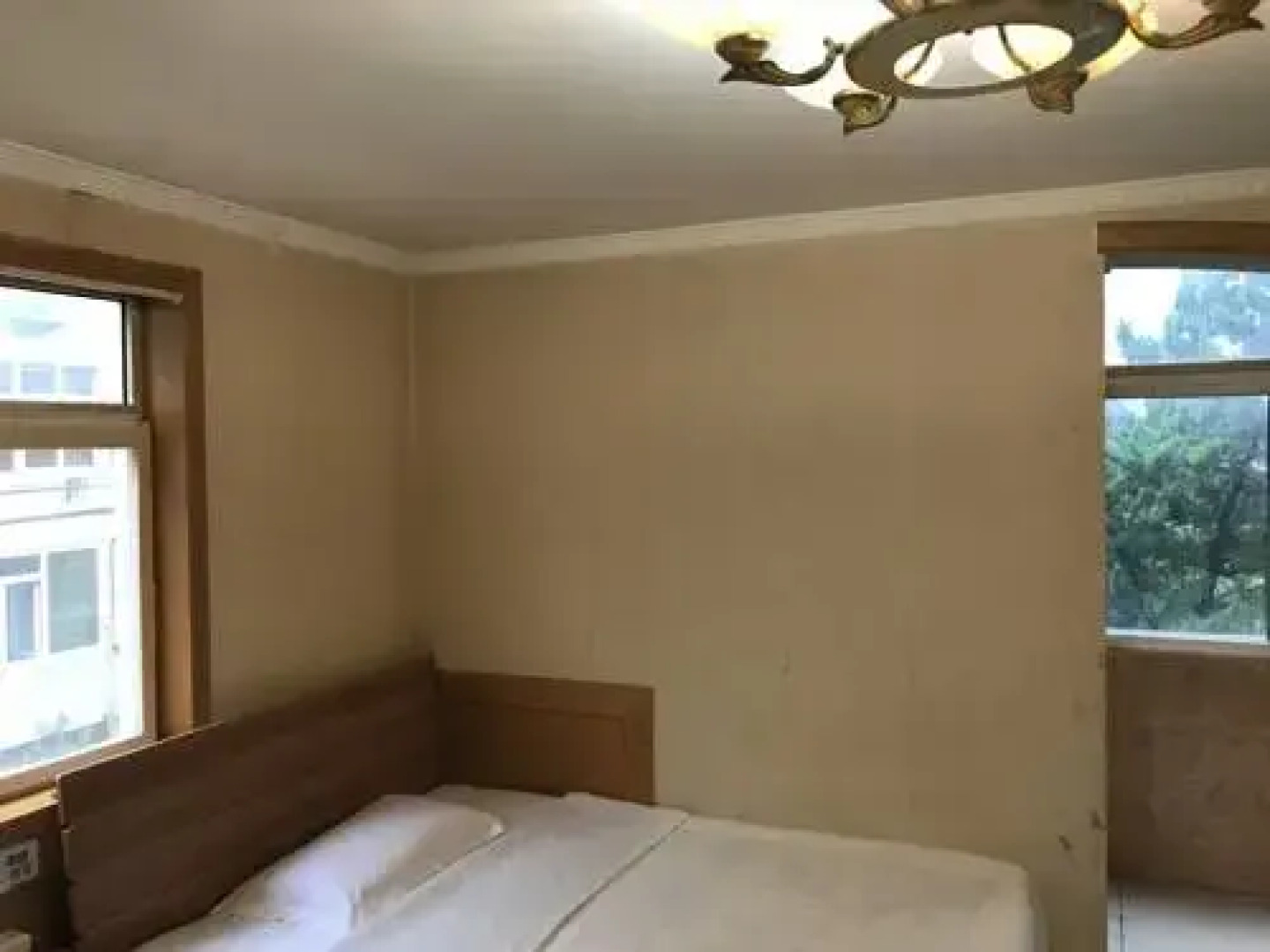 Wolongpu Hostel