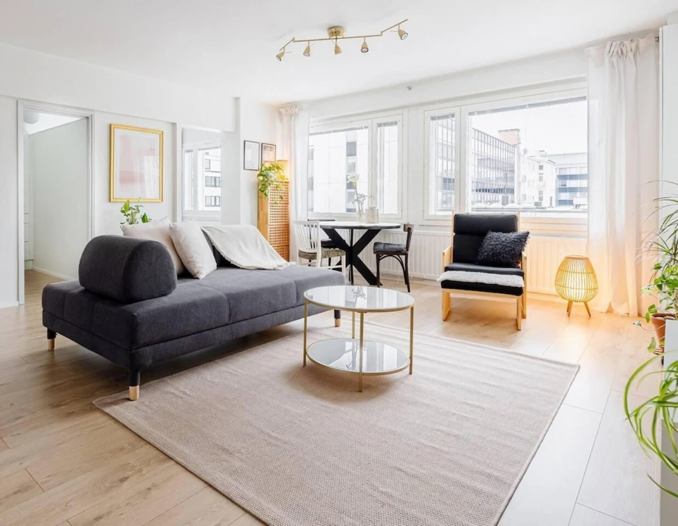 Design Apartment in the City Center and Garage