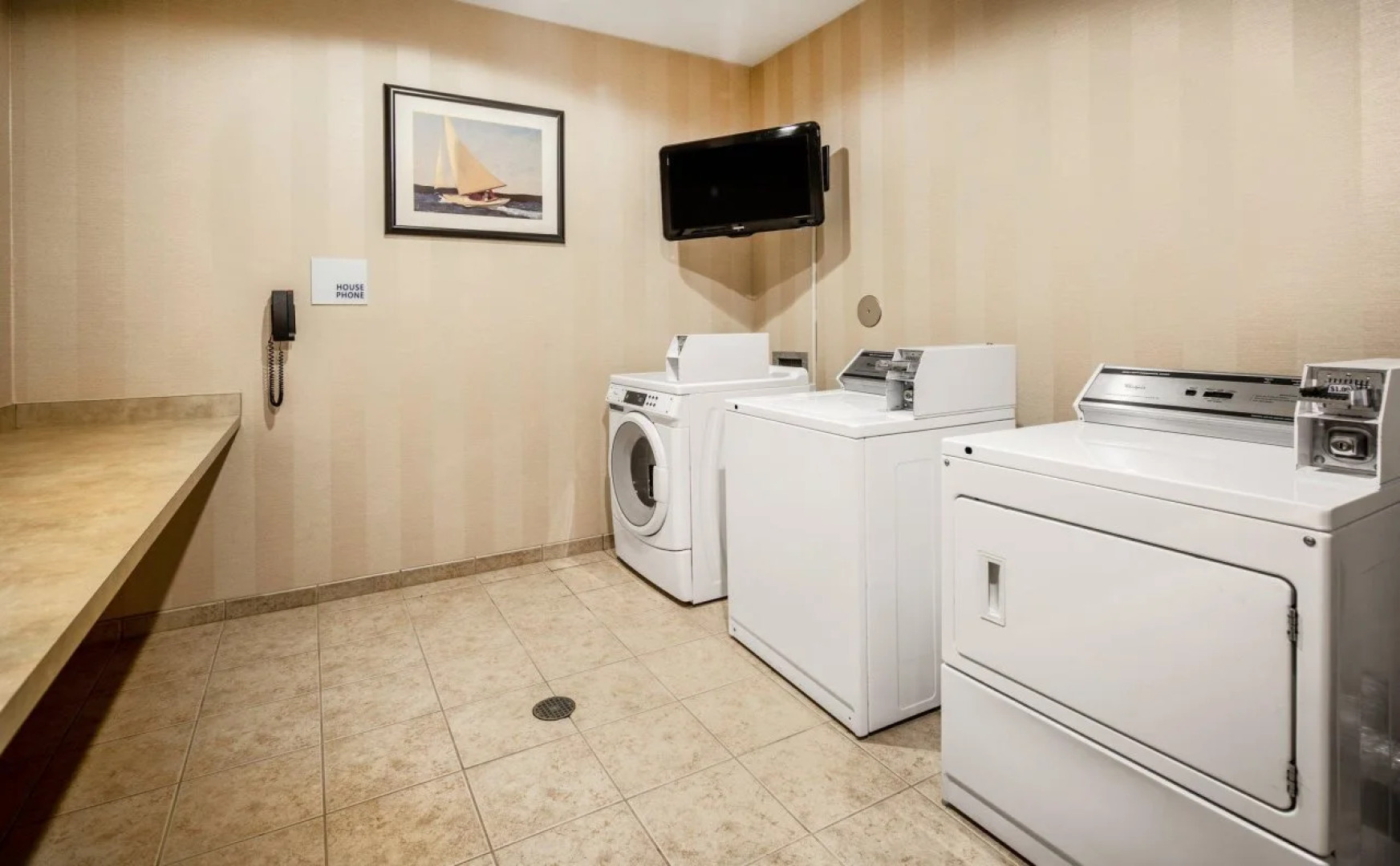 Holiday Inn Express & Suites Astoria by IHG