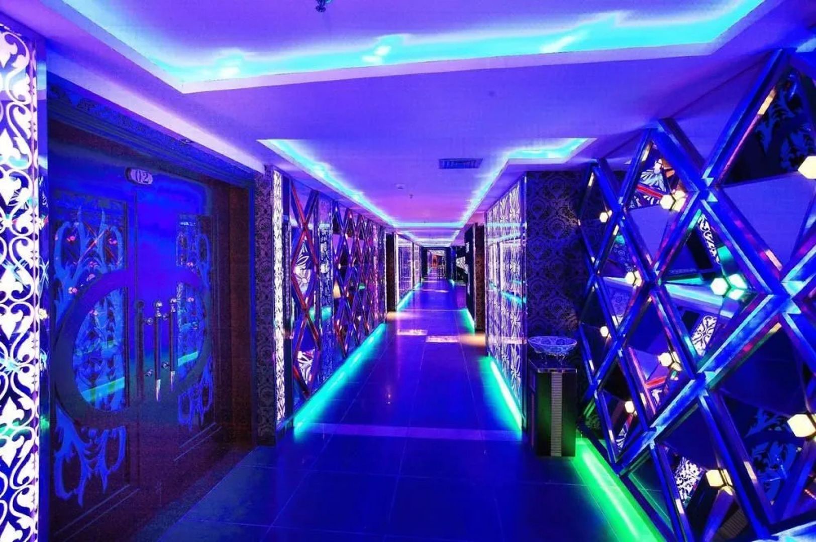 Jasper International Hotel