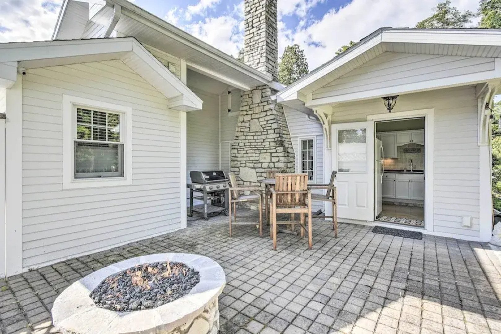 Ephraim Home w/ Yard - Walk to Lake Michigan!