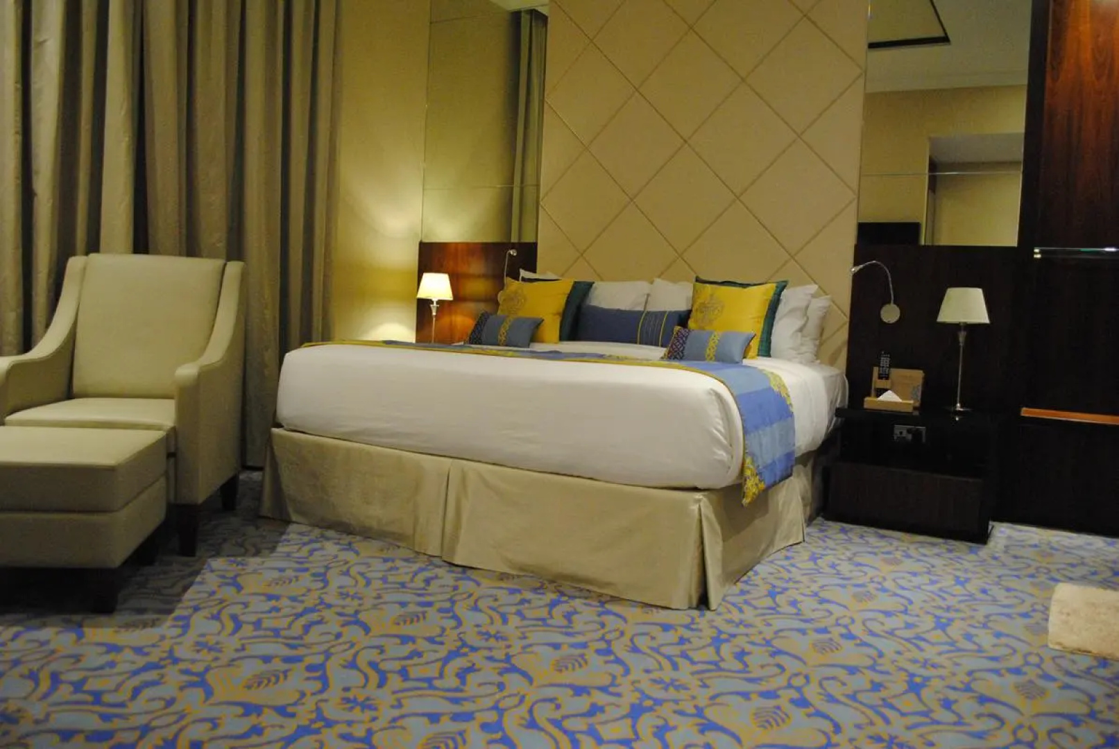 Raviz Center Point Hotel