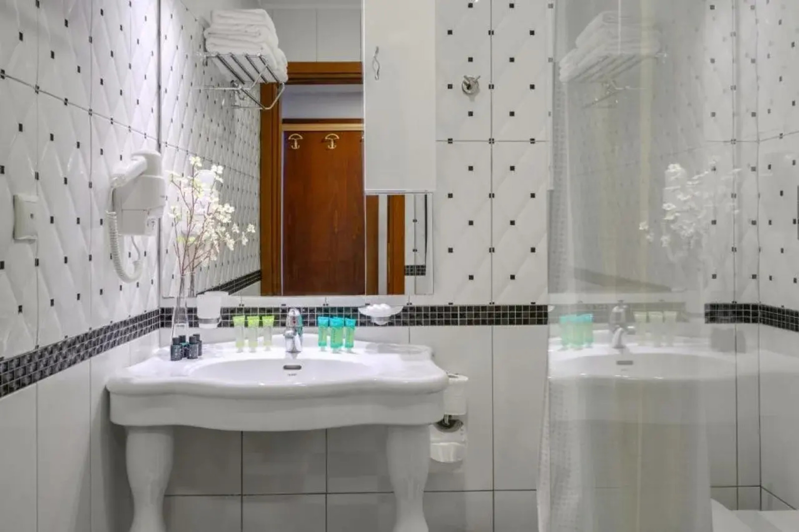 Eona Beach Resort by Greek Pride 