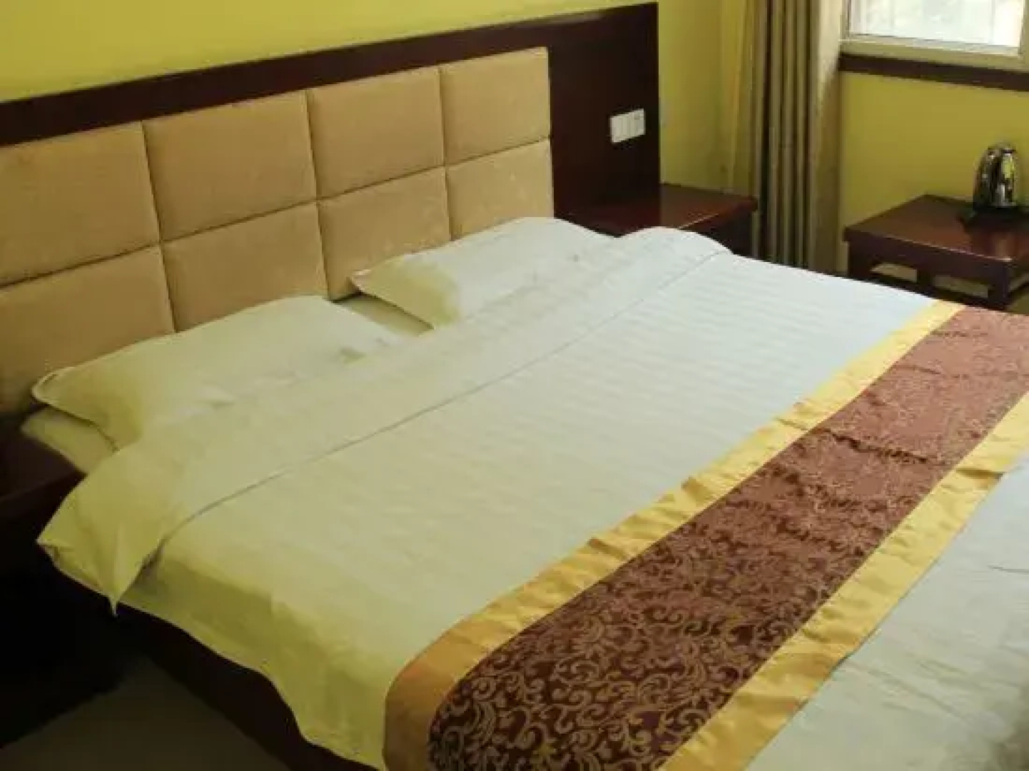 Tanchang Junyue Business Hotel