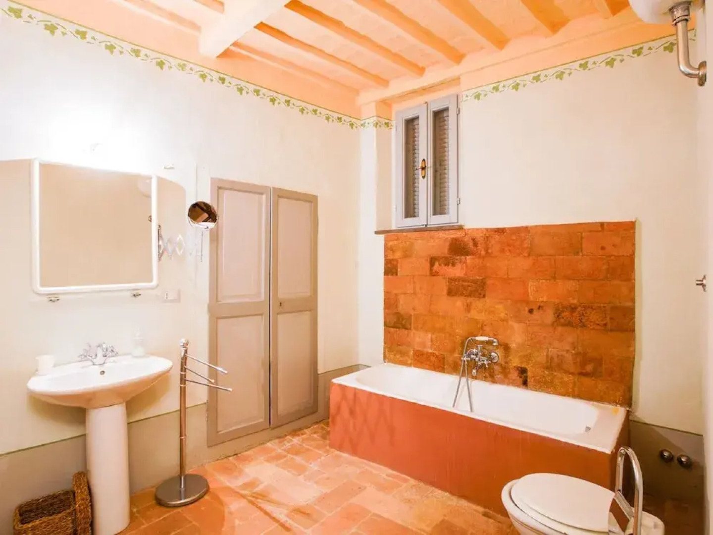 Villa in Rome With Pool & Stunning Views