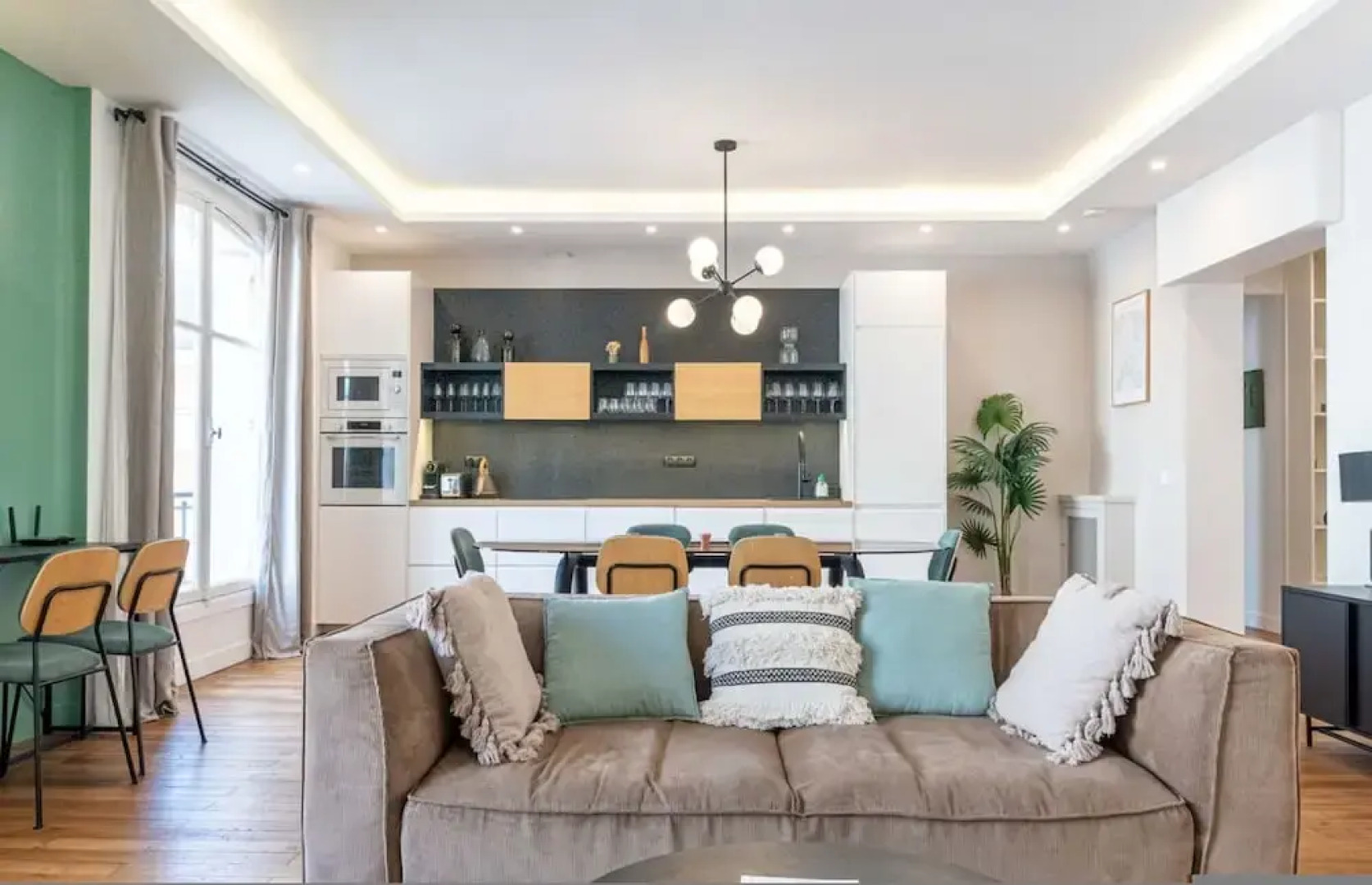 Lavie Maison the Spacious