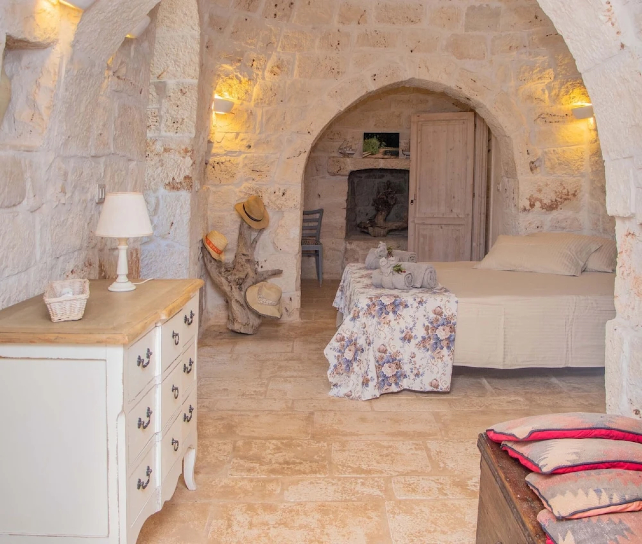 3598 Trullo Yoram by Perle di Puglia