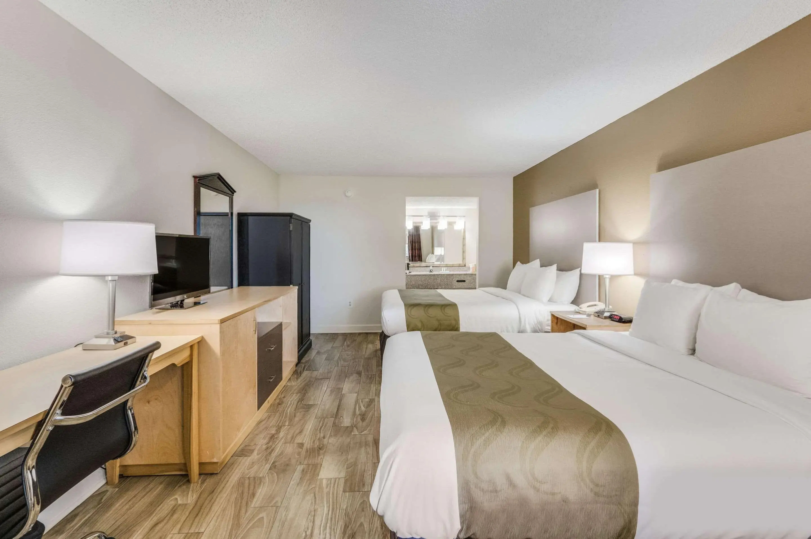 Quality Inn & Suites Hot Springs-Lake Hamilton