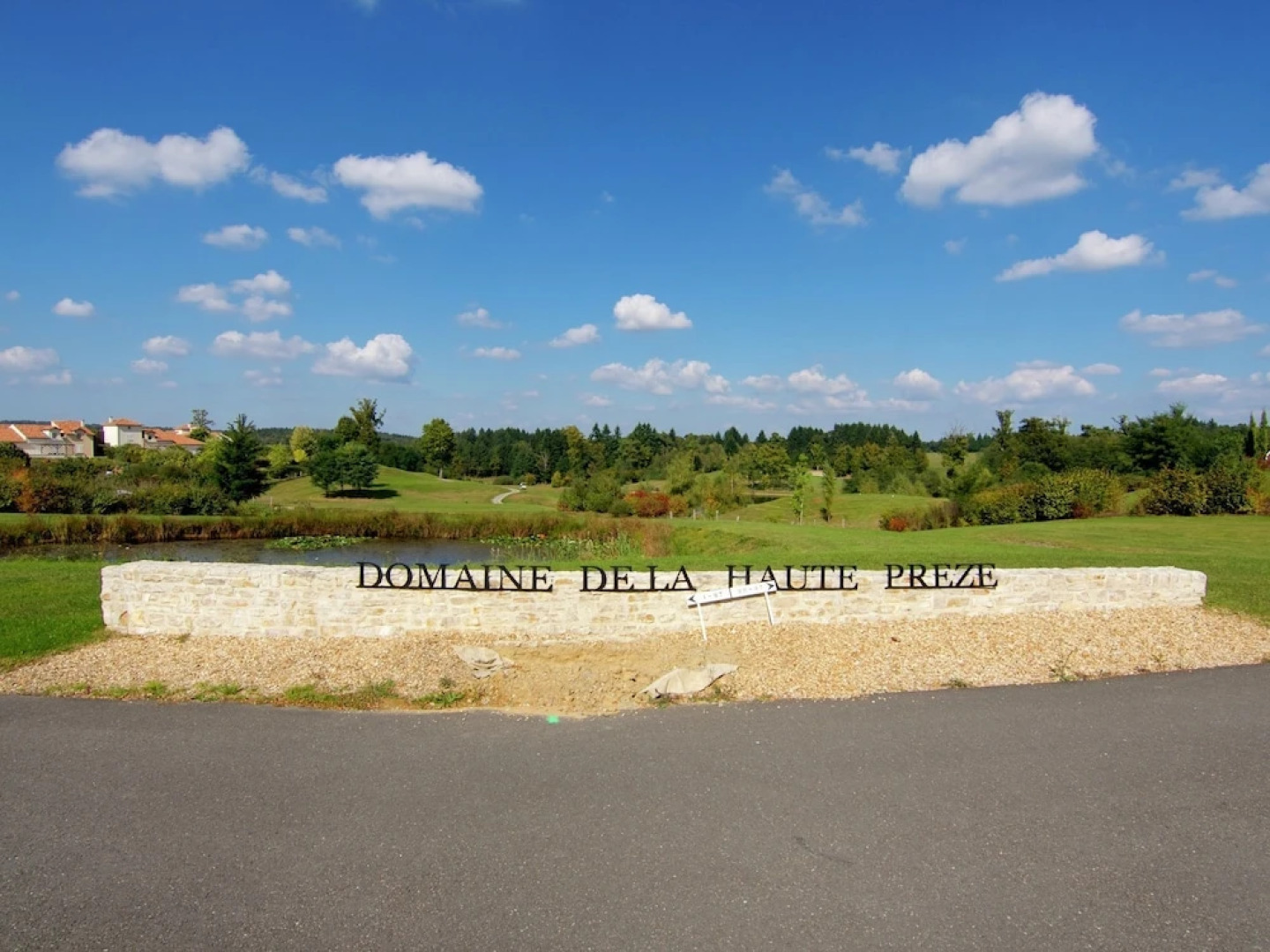 Luxury Villa With Private Pool Overlooking a Challenging 18-hole Golf Course