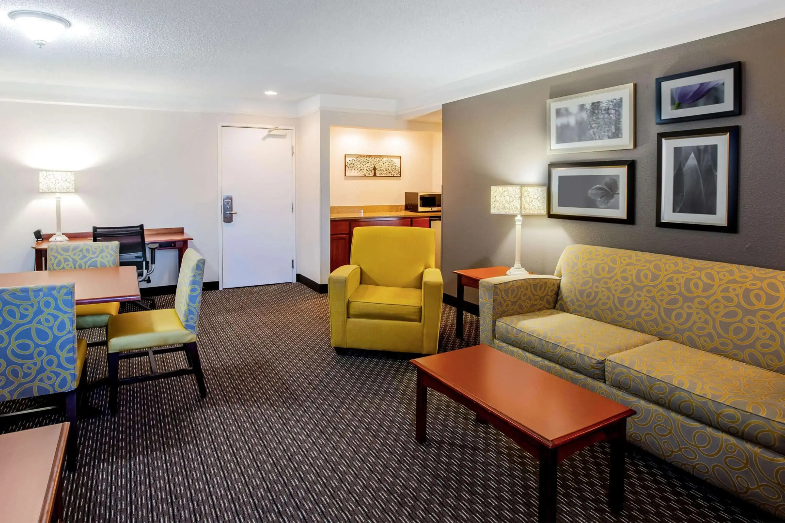 La Quinta Inn & Suites by Wyndham Houston Baytown East