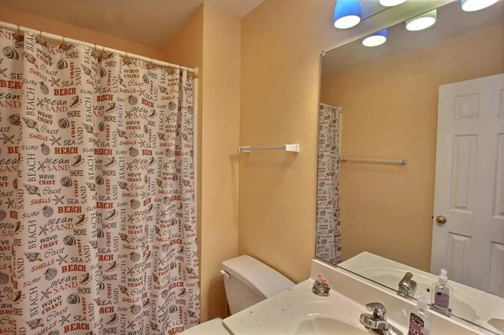 4040 - Paws at the Beach