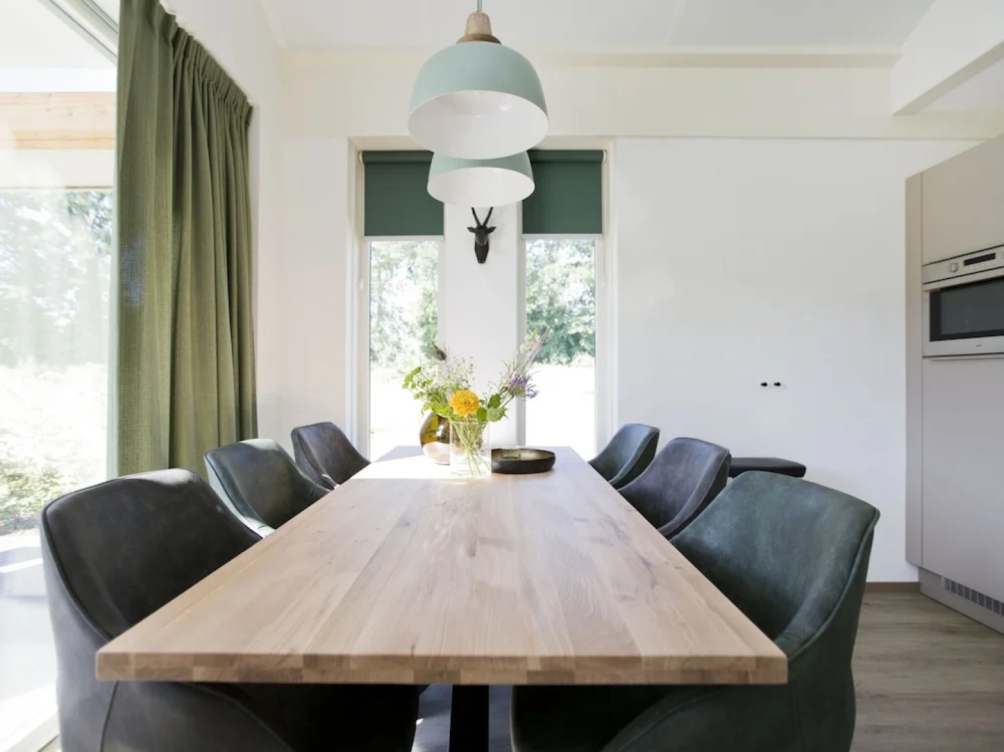 Attractive Bungalow with Covered Terrace near Veluwe