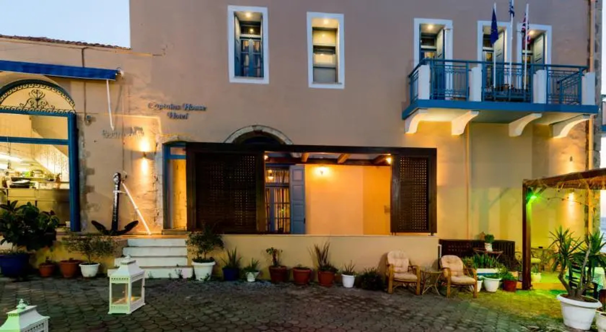 Captains House Traditional Hotel Suites