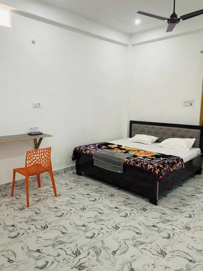 Goroomgo Ayodhya Dham Guest House Ayodhya