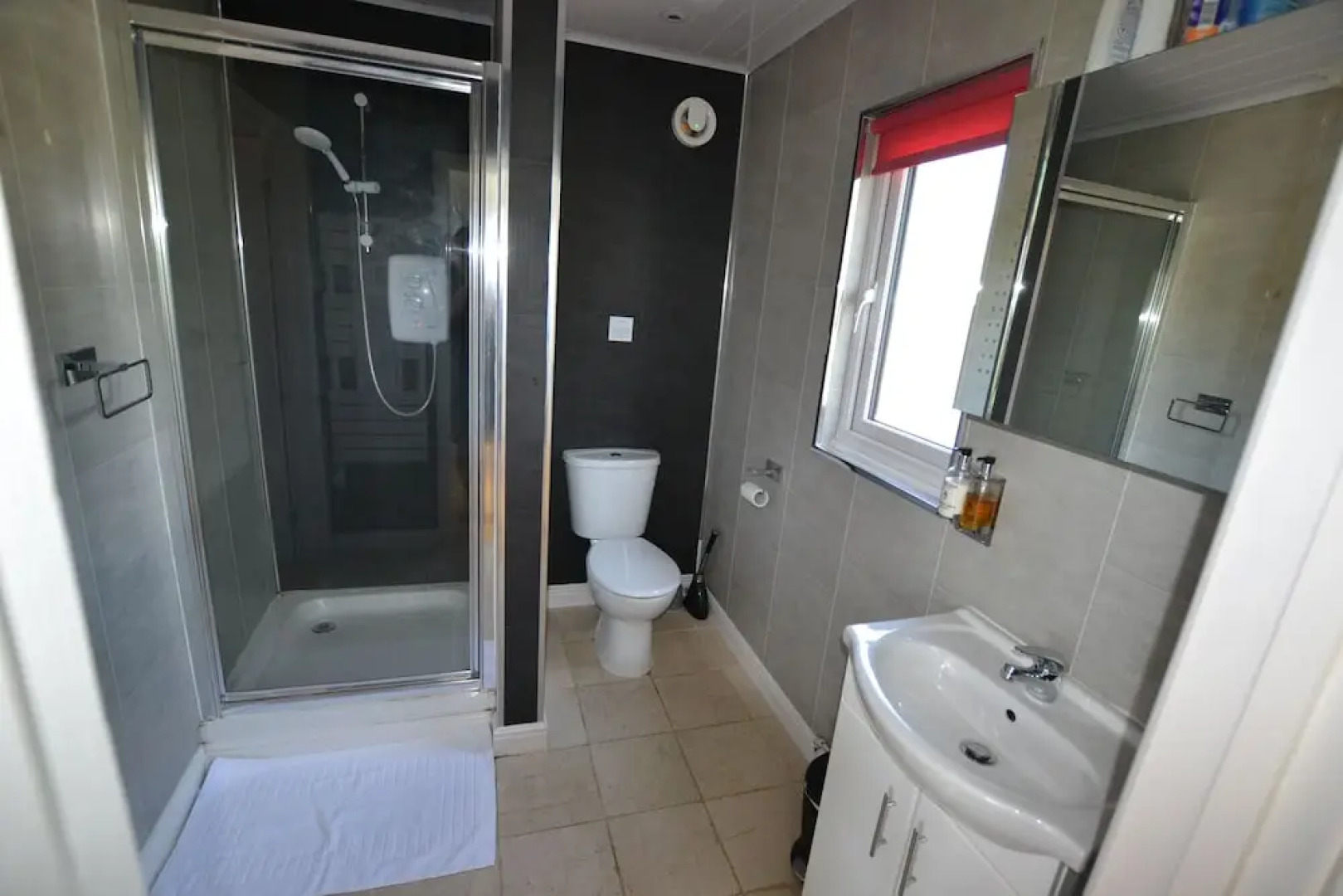 The Chiltern Lodges at Upper Farm Henton