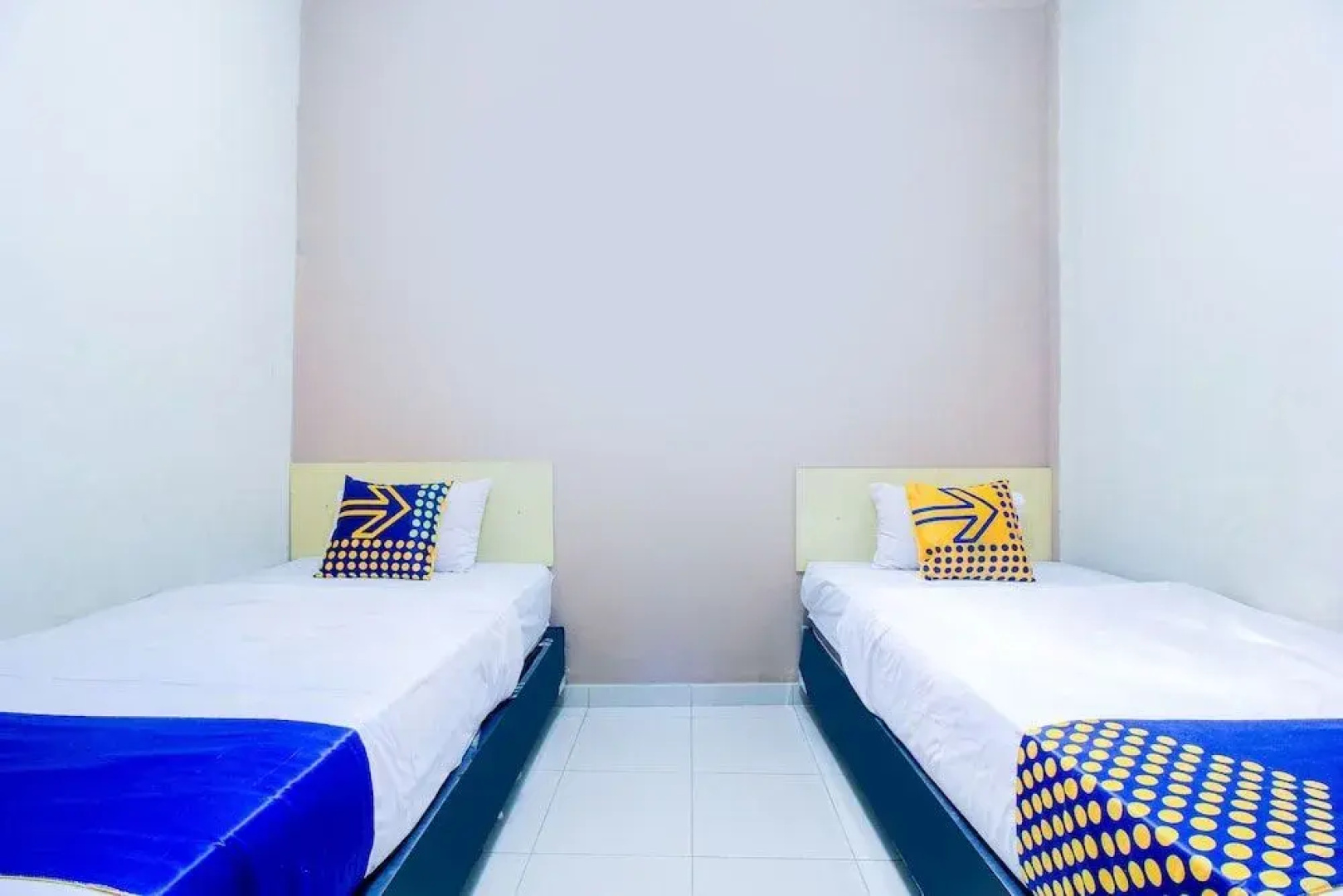 Spot On 2370 Berkah Homestay Syariah