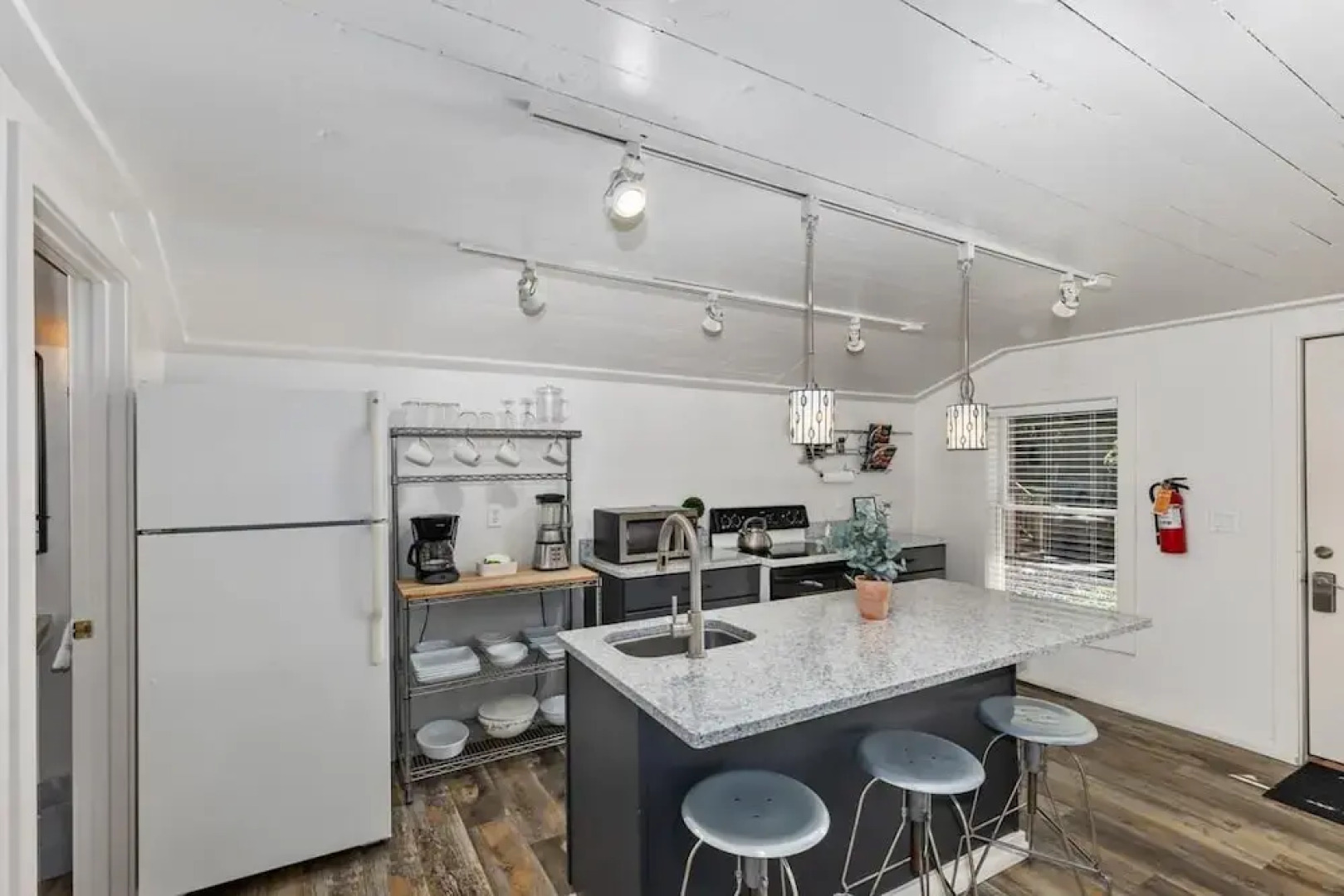 Hummingbird - One Bedroom Apartment, Sleeps 2